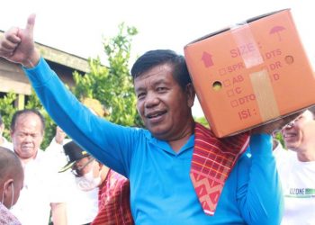 Bupati meninjau lokasi longsor